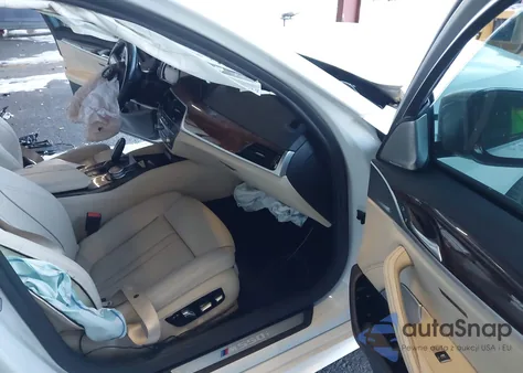 2019 BMW M550I xDrive z USA, uszkodzony, nr VIN WBAJB9C58KB464880